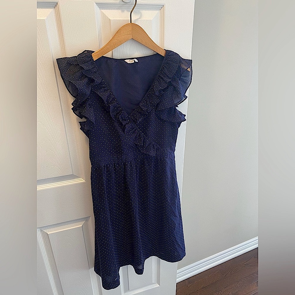 Beautiful ruffle v-neck dress